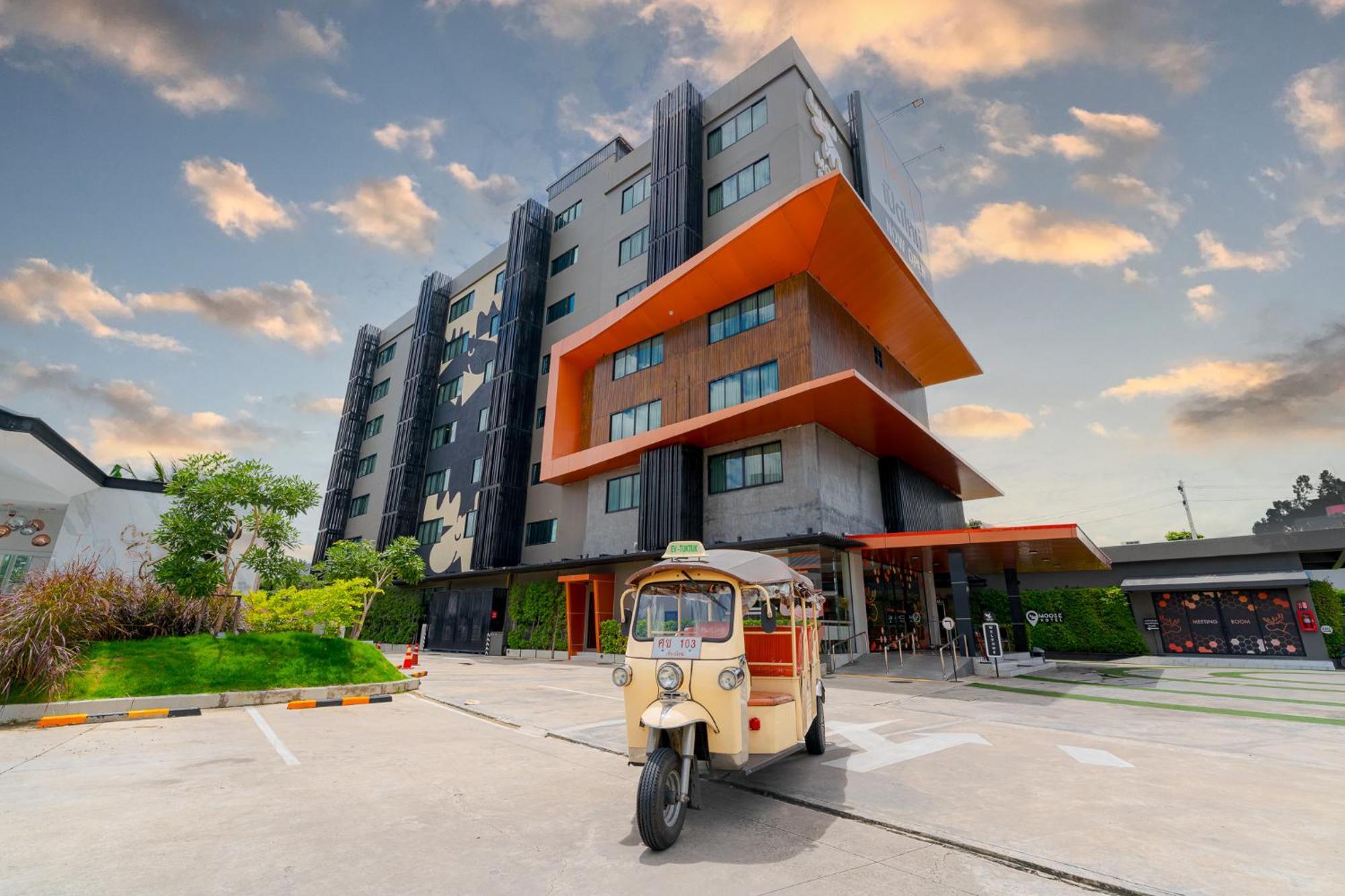 Moose Hotel Chiangmai Чиангмай Екстериор снимка