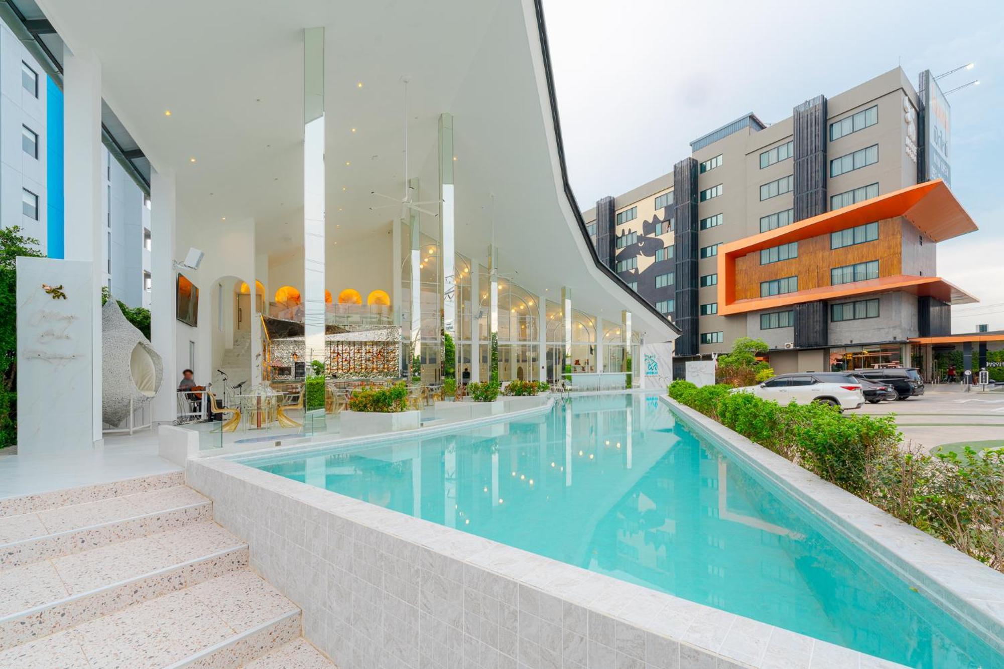 Moose Hotel Chiangmai Чиангмай Екстериор снимка